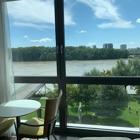 Riverview Eurovea Apartment *